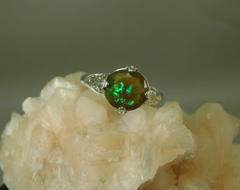 Anillo de plata de ley de 1,52 quilates redondos facetados de ópalo etíope art déco