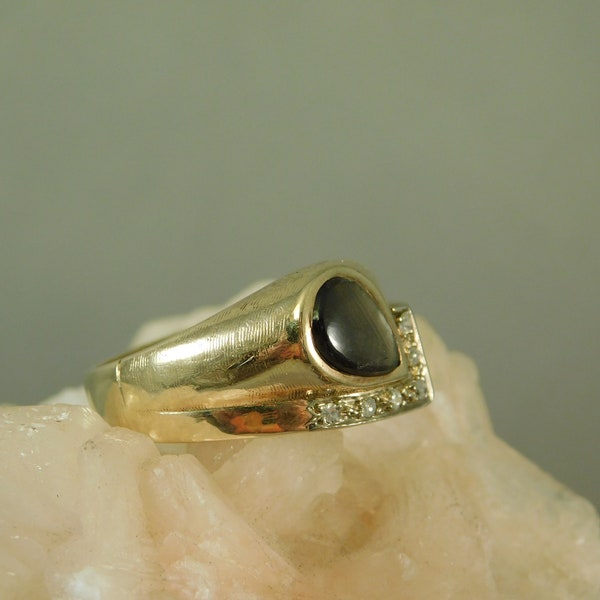 Vintage Gents 2.89 ct. Pear Cabochon Black Star Sapphire and Diamond Ring 14k Solid Yellow Gold