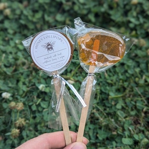 CUSTOMIZABLE Honey Lollipops - Homemade Rustic Candy - party favors - wedding favors - birthday favors