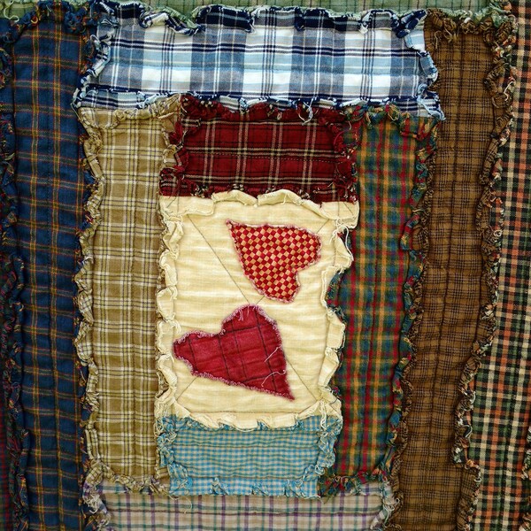 Raw Edge Log Cabin Quilt Pattern by Rosemary Makhan