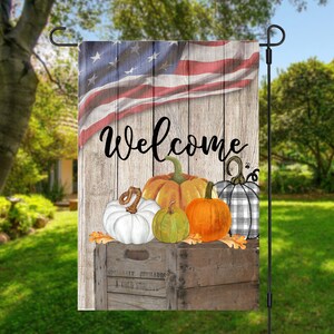 Kürbisse auf alte Kiste mit Distressed Woodgrain Flagge kommt leer und mit Willkommen sofortigen Download digitale Design Garten Flagge gemacht 13x19