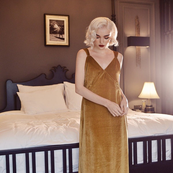 Abito semplice in velluto - Abito classico da donna - Regalo per lei