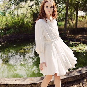 Robe portefeuille en lin - Robe d'été faite main - Robe en lin blanche