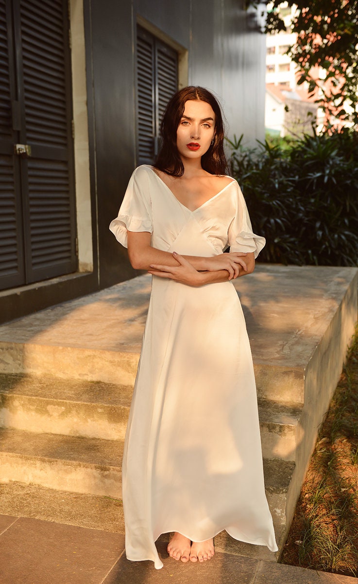 sachin and babi light blue dress 13 Dresses That Disguise Tummy – Feel Confident In The Body You Have! main image 1