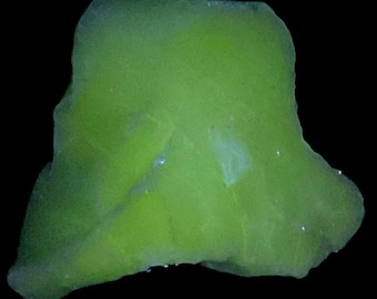 Lime Green Opaque Art Glass Cullet Glowing Manganese Slag Glass #5GX54