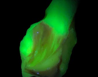 Pink Multitone Art Glass Cullet Glowing Uranium Slag Glass #4GL172