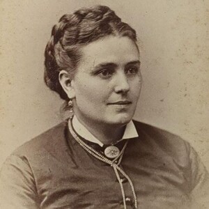 Adult Woman Photograph Smiths Photography Chicago Vintage Carte de Visite