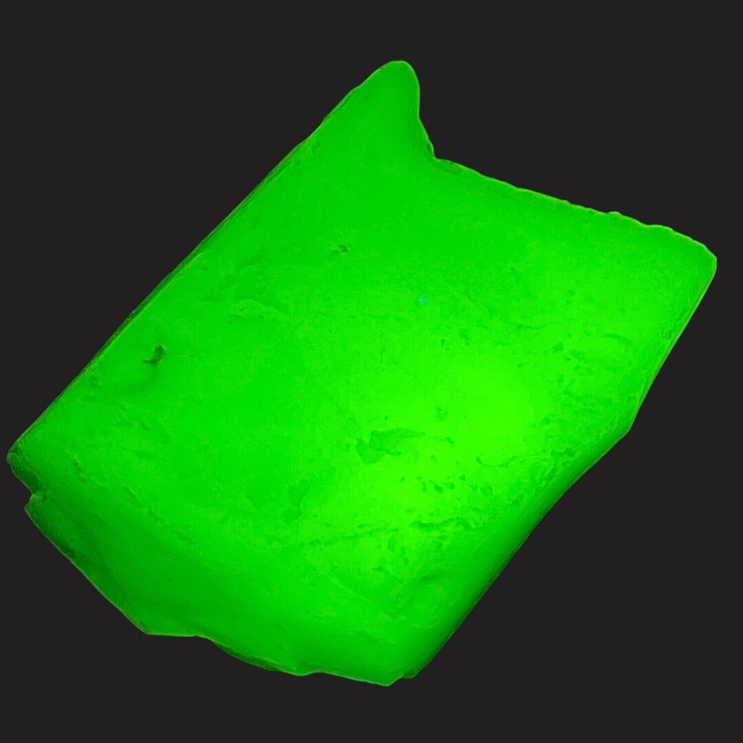 Jadeite Glowing Slag Uranium Glass Cullet GLLG23126 Etsy