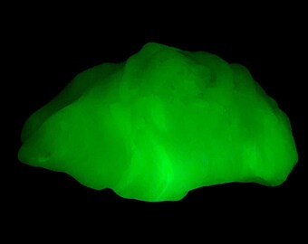 Jadeite Custard Art Glass Cullet Tumbled Sculpture Glowing Uranium Slag #4GX26