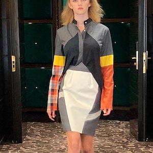 Chemise manches longues coton divers - Jupe taille haute laine grise cuir blanc. Fabiano Desplat. Artisanaux. Modèles uniques. T 38. Neuf.