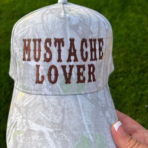 Mustache lover trucker hat, embroidered mustache hat, light camo hat, country style camo brim hat, cute wester trucker hat, camo girl hat imagem 8