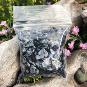 1 Bag Of Tiny Tumbled Snowflake Obsidian Chips