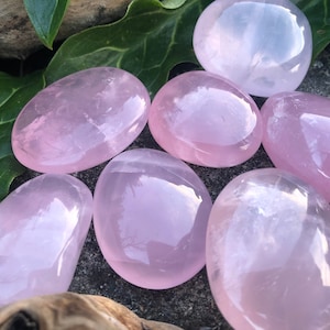 1 pc Small Tumbled Rose Quartz Palm Stone