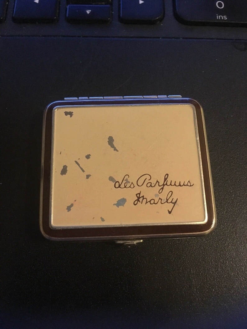metal 1-12 x 2 Les Parfums Marly Rougepowder Mini Compact