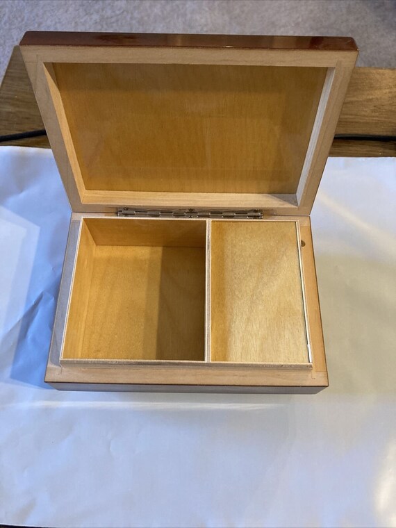 Sankyo wooden 2024 music box