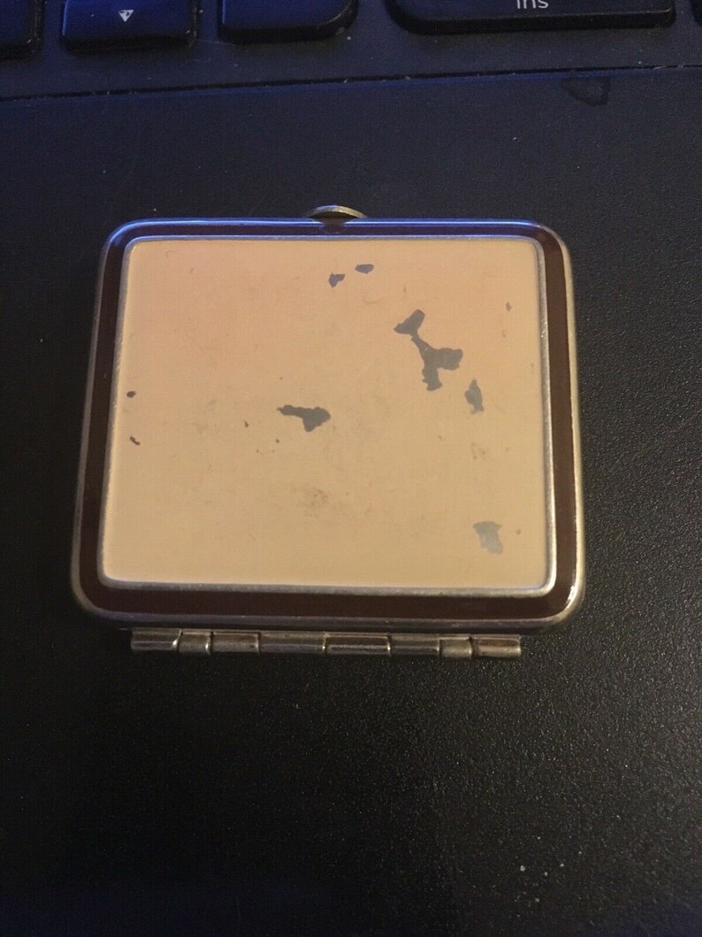 metal 1-12 x 2 Les Parfums Marly Rougepowder Mini Compact