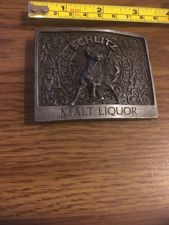 2 Vintage Plastic 1980s Schlitz Malt Liquor Bull Beer Advertising Pin New NOS