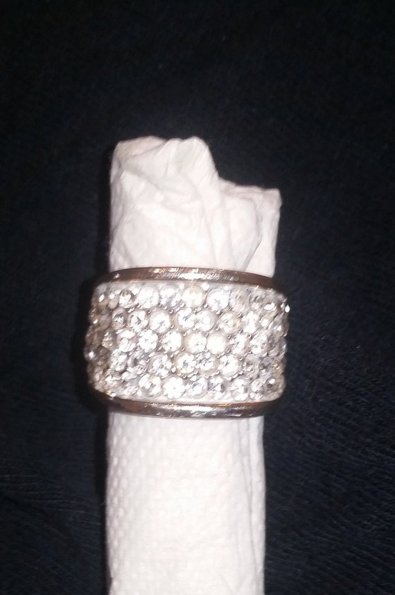 Vintage Goldtone Ring W/Faux Diamonds costume jewe