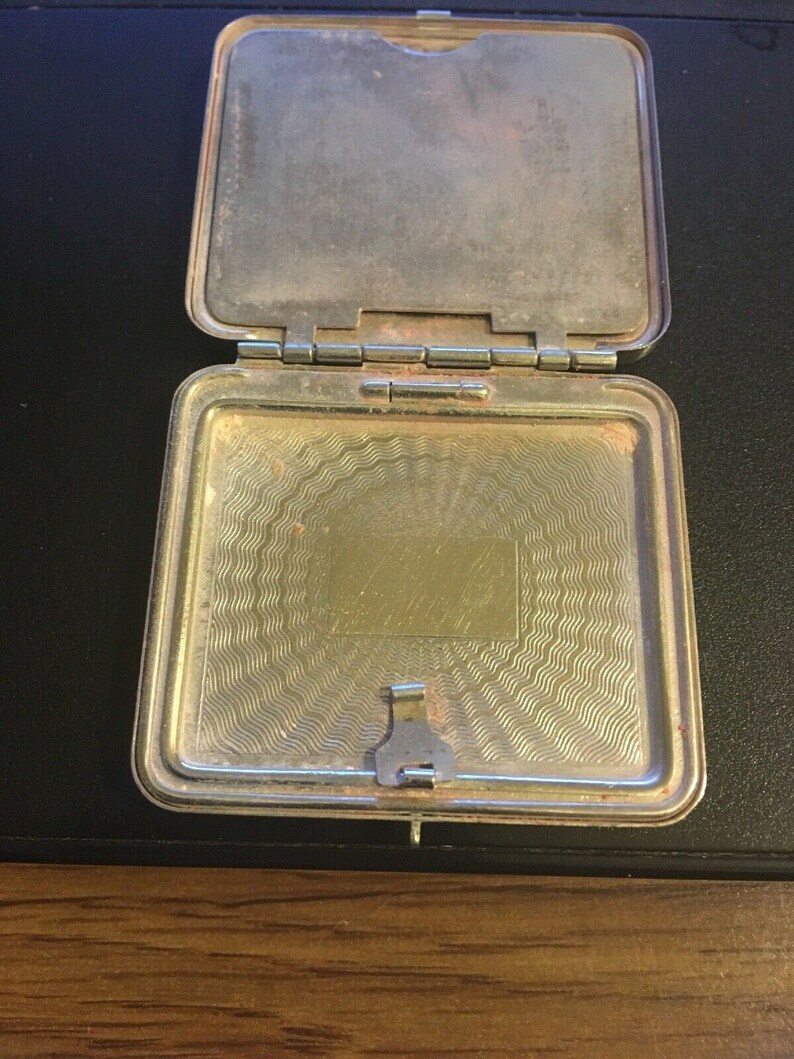 metal 1-12 x 2 Les Parfums Marly Rougepowder Mini Compact