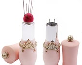 Craft Lipstick Shaped Needles Pin Cushion with 5 Sewing Needles Pincushion Rotatable Needle Holder Sewing Tool Accessories