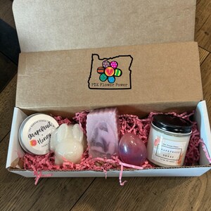 Spring gift set, Grapefruit + Honey soy candle and scent tin. Bunny & Egg soap set(3). Freshie Tin, Air Freshener, easter decor. Gifts