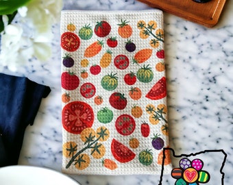 Heirloom Tomato towel, gift for gardeners, garden decor, tomato decor, gift for mom, gift for her, tomato themed gifts, gardening, tomatoes