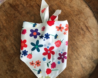 Floral dog bandana, cute dog bandanas, custom dog gifts, floral dog accessories, Pet bandanas, bandana, flower bandana, gift for puppy, dog