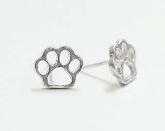 Dog paw stud earrings sterling silver, animal paw small stud earrings, dog lover gift, kids earrings, Gift for dog mom, Paw stud earrings