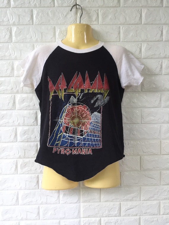Authentic Def Leppard Rock Of Ages Pyromania Vintage Distress Adult Soft T-shirt