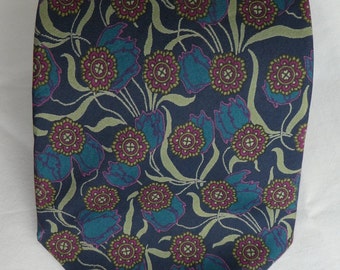 Vintage GIANNI VERSACE, Italia. Corbata de seda coleccionable, motivo floral impresionante, colores opulentos, corbata de alta costura italiana.