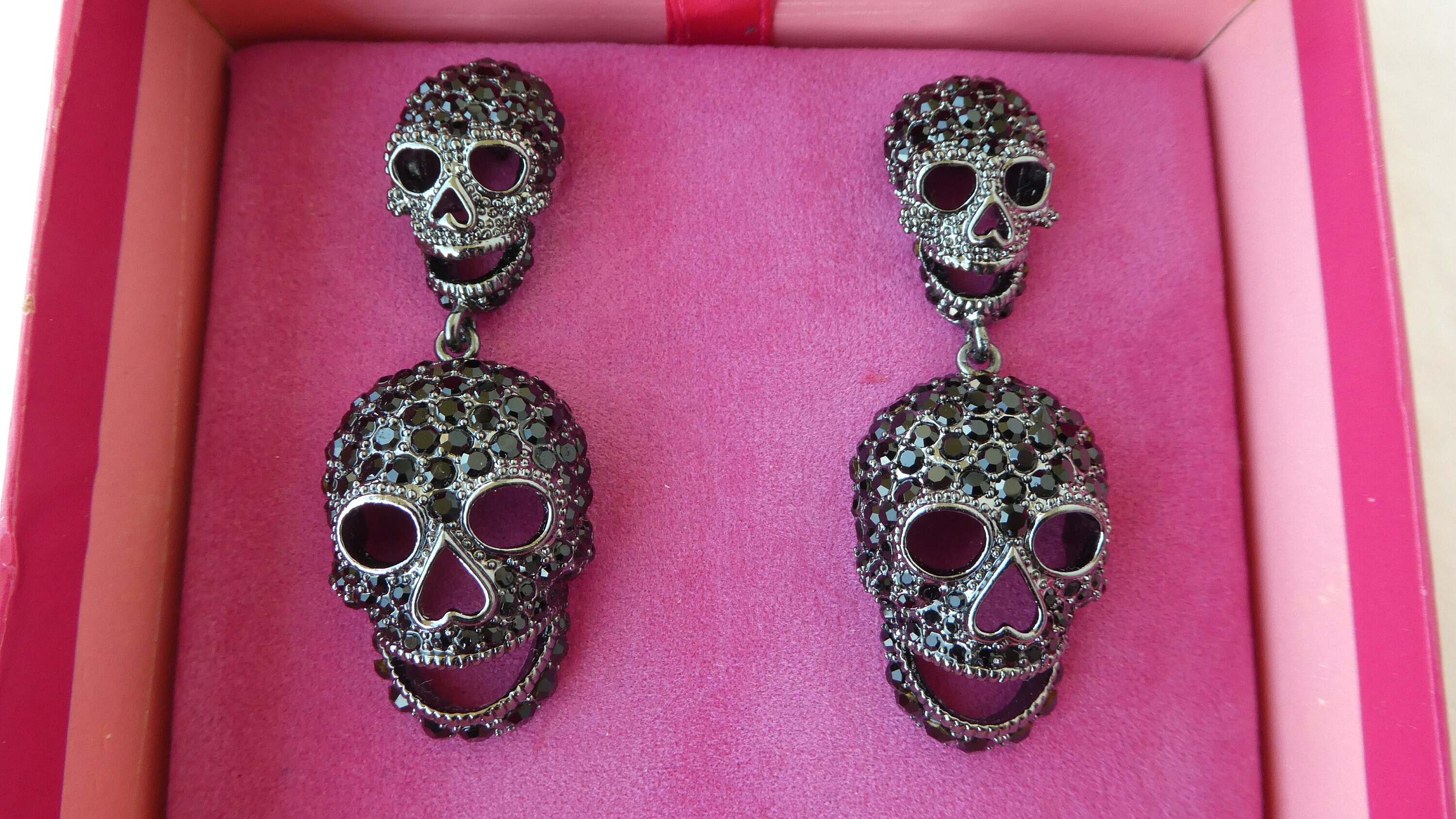 Butler and wilson skull earrings sale
