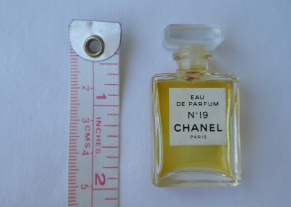 シャネル CHANEL NO.19 香水 ミニボトル ネックレス ゴールド