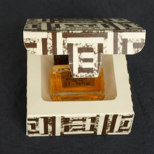 Cialenga by Balenciaga 1973 - Splash Miniature Perfume – Mini Fragrance Bottle – 3.7ml / 1/8 fl ozs. Original Box. Rare Vintage Collection.