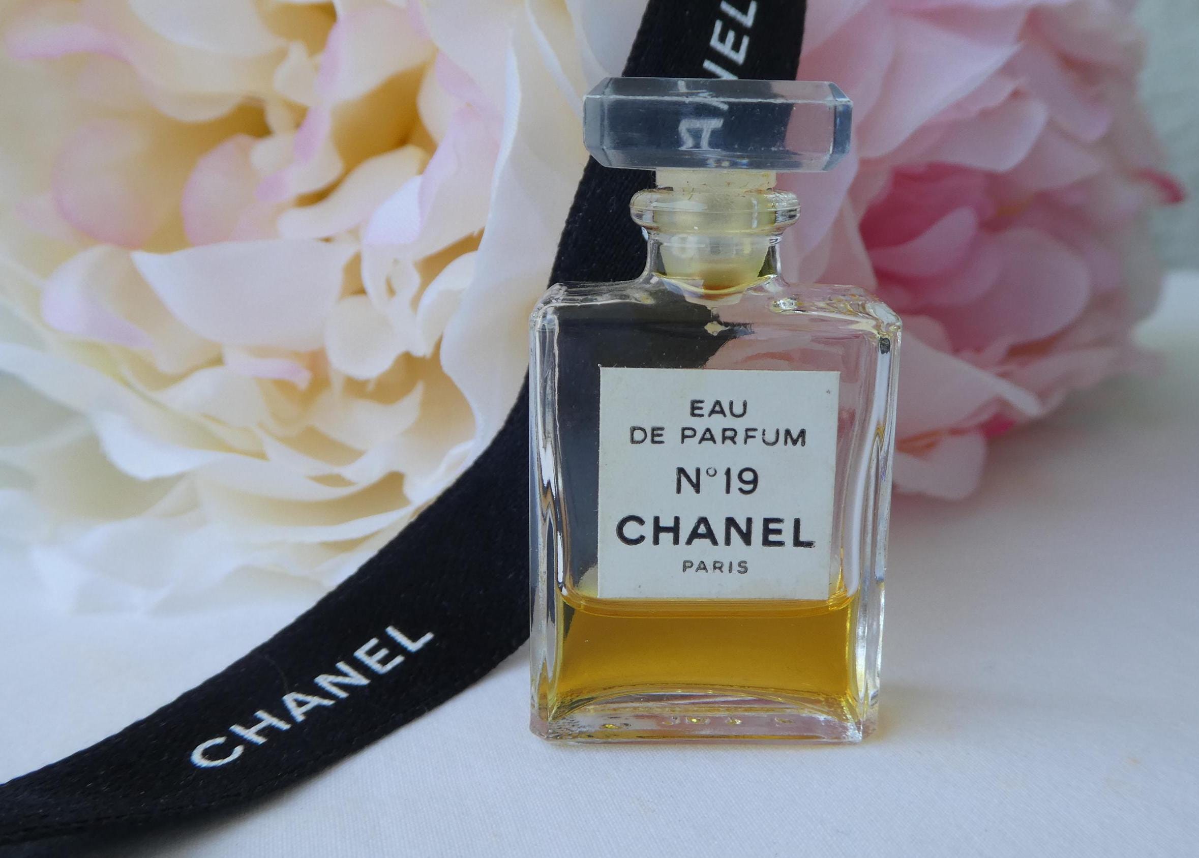 Chanel No 19 Perfume - Etsy Canada