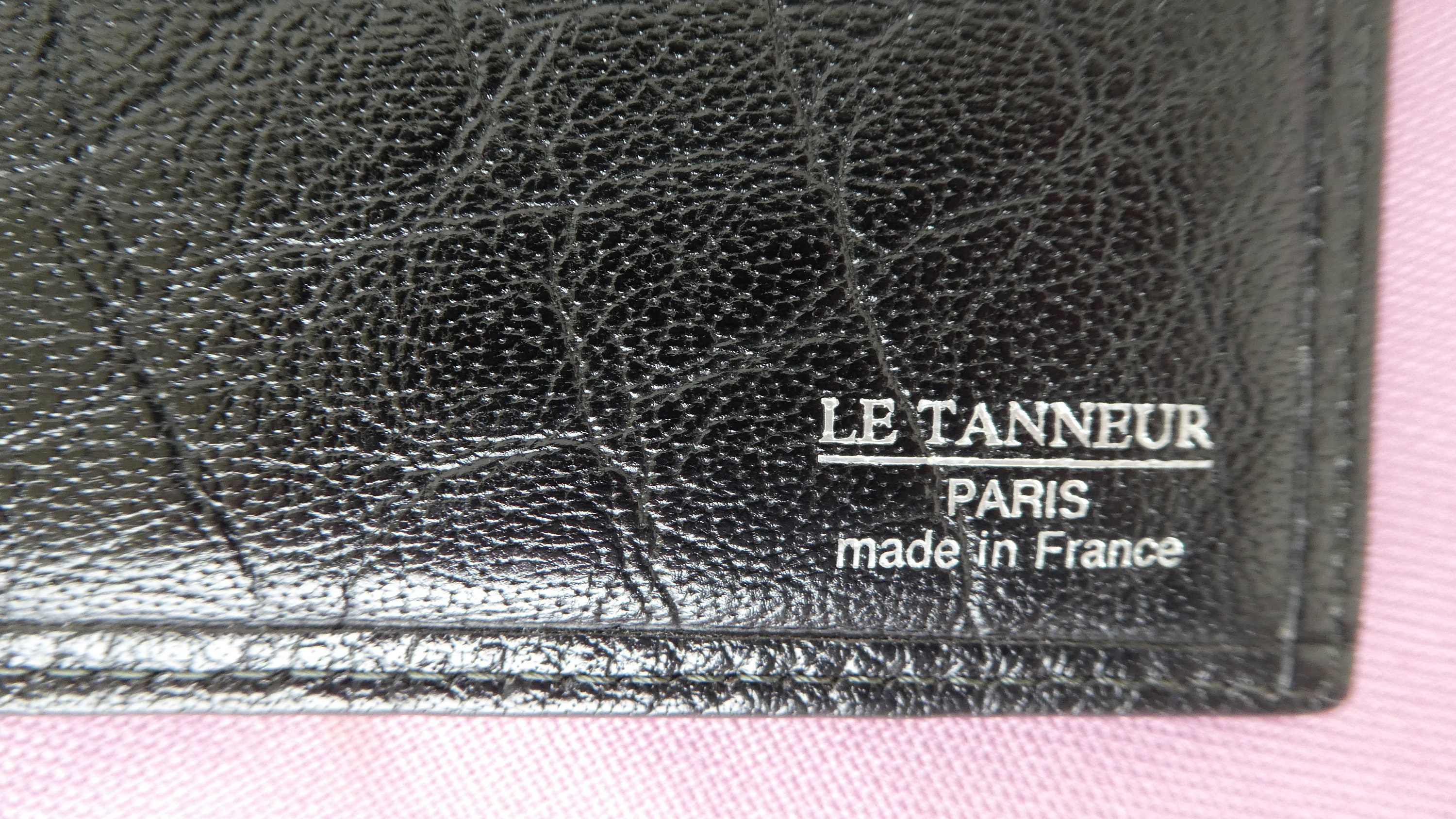 LE TANNEUR France. Grained Black Leather Large Wallet Card -  Israel