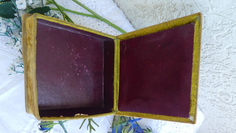 Antique Scottish VELVET JEWELLERY BOX with Mounted Black /& White photo \u2013 Mustard Yellow Diamond Shape Trinket Keepsake Box Shabby Chic.
