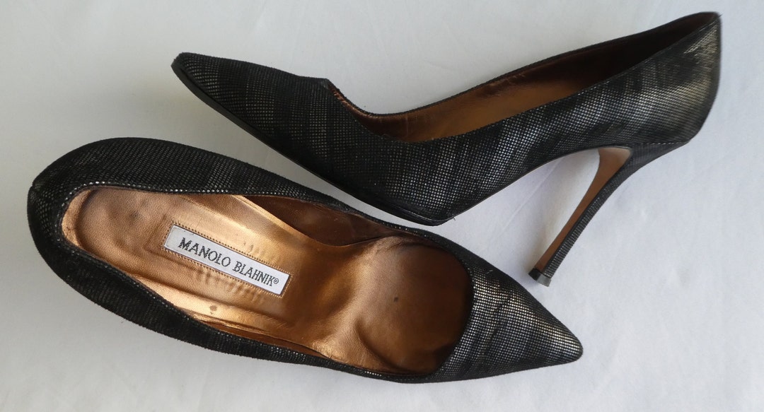 Décolleté MANOLO BLAHNIK di lusso con tacco alto in raso ed