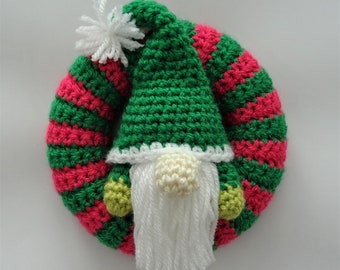 Gonk Wreath UK Crochet Pattern. Christmas Gonk Pattern. Mini Christmas Gonk Wreath.