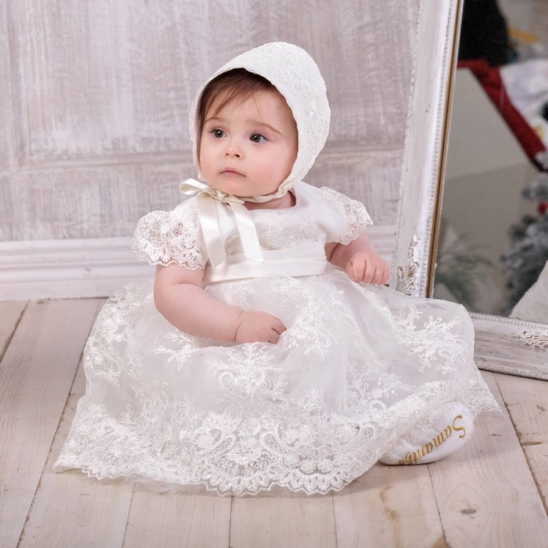 Lace Christening Dress Set: Ivory Cotton Baptism Gown, Bonnet & Booties bild 4