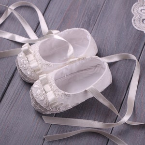 Lace Christening Dress Set: Ivory Cotton Baptism Gown, Bonnet & Booties bild 8