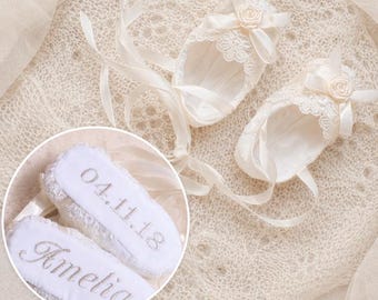 Koronkowe buciki do chrztu dla dziewczynki: spersonalizowane bawełniane buciki do chrztu