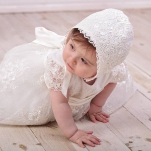 Lace Christening Dress Set: Ivory Cotton Baptism Gown, Bonnet & Booties bild 2