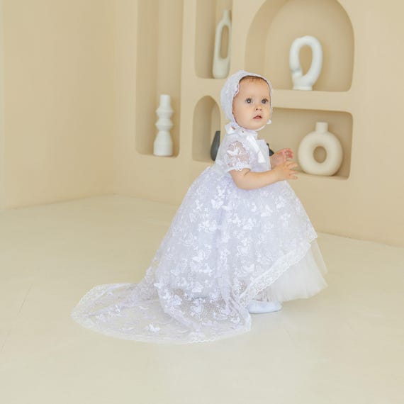 Lace Christening Gown: Elegant Baptism Dress for Baby Girl
