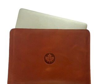 Leather Laptop Sleeve with Canada Flag, Handmade Maple Leaf Case, Canadian Gift Idea, MacBook Pro Air case, Yoga, ThinkPad, Macbook Neo case