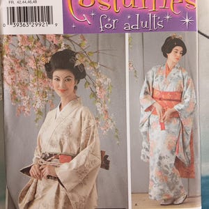 Könnte beinhalten: Ein Schnittmuster für Kostüme für Erwachsene, mit einer Frau in einem Kimono. Das Muster enthält die Größen 40, 42, 44, 46 und 48. Das Cover trägt den Text "Costumes for adults" und die Marke "Wrights".