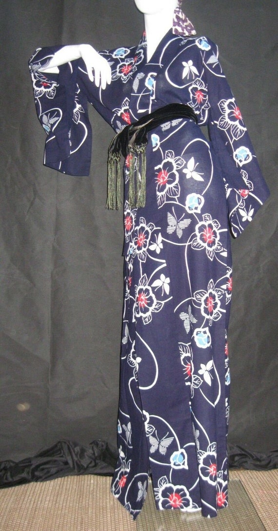 Kimono, yukata, butterflies, blossoms, vintage/as… - image 1