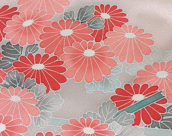 Kimono silk, 119 cm x 37.5 cm, high-class, unprocessed, Kiku, salmon-pink on soft rose-cream, chrysanthemums, Yuzen technique, painted, for scarf