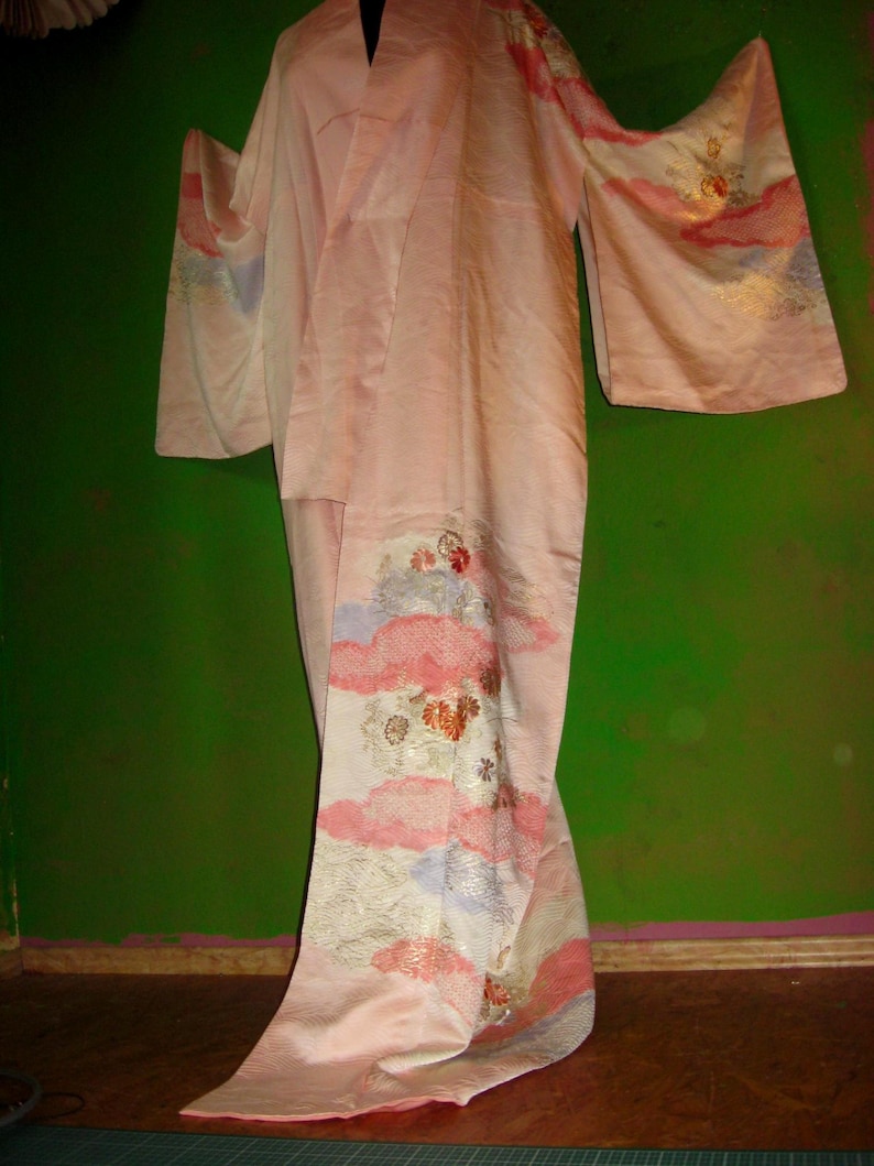 Kimono, top class, deluxe, silk, hand-embroidered flowers, embroidery, batik+shibori, vintage, houmongi, luxurious, rinzu, perfect condition! image 4