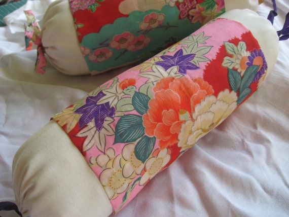 Nackenrolle, klein, Kimonoseide, Kissen, Kind, Rolle, kimono pillow japonais pur en soie, Kimono-Remake, Frühlingsbouquet, Kapok