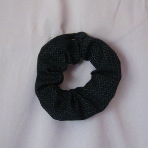 Geschenk f. Japanliebhaber, Haargummi, Zopfgummi, GRÜN, Kimonostoff, Hexagon, Bienenwabenmuster, Scrunchie, Unisex, SeideWolleMix, chouchou Bild 6